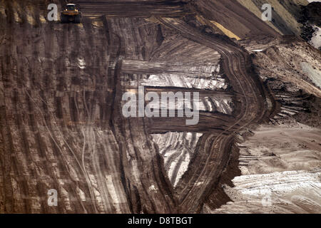 Die Garzweiler Braunkohle-Tagebau in der Nähe von Düsseldorf, Deutschland, 4. Juni 2013. In der Studie über die Enteignung der Garzweiler Mine an das Bundesverfassungsgericht ist wohnhaft und Natur-Schutz-Organisation BUND argumentieren, dass die Mine ihre Grundrechte verletzt. Foto. FEDERICO GAMBARINI Stockfoto