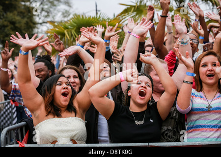 Kundenansturm bei Fox Television The X-Factor Vorsingen 19. März 2013 in Charleston, SC. Stockfoto