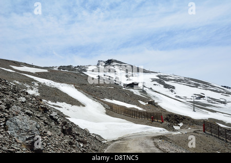 Spanisch ski Resort im Frühjahr, Veleta Stockfoto