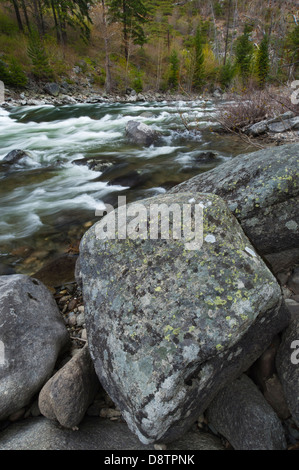 Die Wenatchee River fließt durch Tumwater Canyon, National Forest Okanogan-Wenatchee, Washington, USA Stockfoto