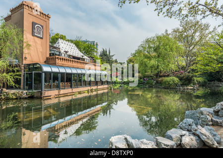 Restaurant Barbarossa im Volkspark an der Stadt Shanghai in China Stockfoto