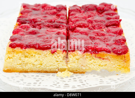 Himbeer-Käsekuchen Stockfoto