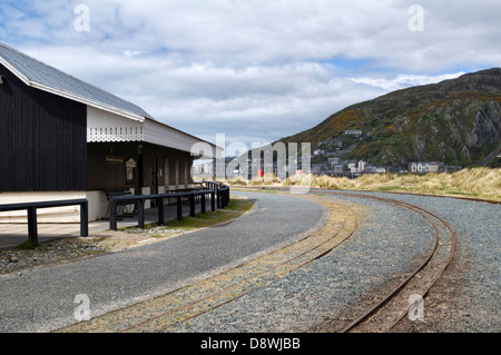 Barmouth Fährhaus auf Fairbourne Miniatur-Eisenbahn auf der Küste von Barmouth Bay, Gwynedd, Wales, UK am sonnigen Tag Stockfoto