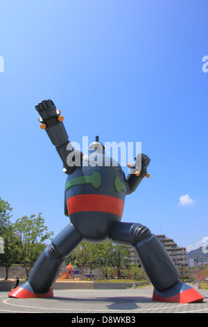 Statue von Tetsujin 28-unterwegs im Wakamatsu Park in Kobe, Japan Stockfoto