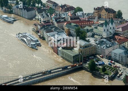 Passau, Deutschland. 5. Juni 2013. Teile der Altstadt sind von der Donau in Passau überschwemmt wurde. Foto: ARMIN WEIGEL/Dpa/Alamy Live-Nachrichten Stockfoto