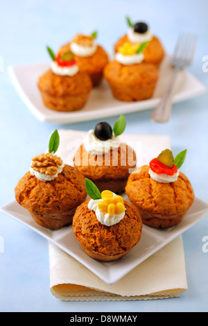 Herzhafte Muffins mit Käse und Kürbis. Rezept zur Verfügung... Stockfoto