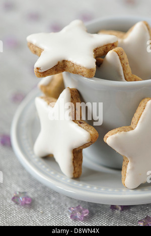 Sternförmige Weihnachtsplätzchen Stockfoto