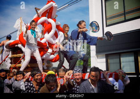 Shimizu-Wasser-Festival bei Misato Akita Prefecture Japan im Sommer Stockfoto