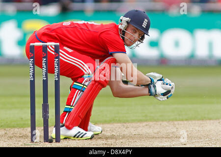 Nottingham, UK. 5. Juni 2013. Englands Jos Buttler während der 3. Nat West eintägigen internationalen Cricket match zwischen England und New Zealand bei Trent Bridge Cricket Ground am 5. Juni 2013 in London, England, (Foto von Mitchell Gunn/ESPA/Alamy Live News) Stockfoto