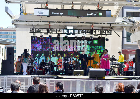 DesiFEST-12 Stunden Gratis-Konzert am Yonge und Dundas square Stockfoto