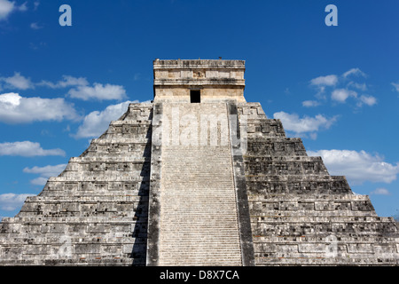 Maya-Tempel Pyramide El Castillo in Chichen Itza Yucatan, Mexiko genannt. Stockfoto