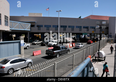 Dennis DeConcini Port Of Entry in Nogales, Arizona, USA dient als eine Zollstation Inspektion bei Nogales, Sonora, Mexiko. Stockfoto