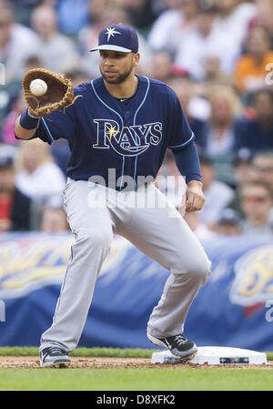 Detroit, Michigan, USA. 5. Juni 2013. Tampa Bay Rays erster Basisspieler James Loney (21) während der MLB Spielaktion zwischen den Tampa Bay Rays und die Detroit Tigers im Comerica Park in Detroit, Michigan. Die Strahlen besiegten die Tigers 3: 0. Bildnachweis: Cal Sport Media/Alamy Live-Nachrichten Stockfoto