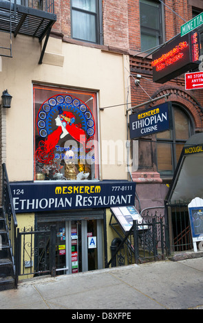 Tarot-Karte und Palm Lesungen über ein äthiopisches Restaurant in Greenwich Village NYC Stockfoto