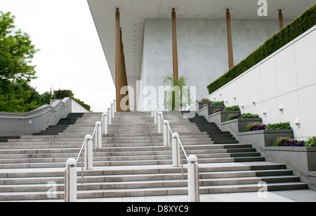 Schritte bis zu John F Kennedy Center for Performing Arts in Washington DC, USA Stockfoto