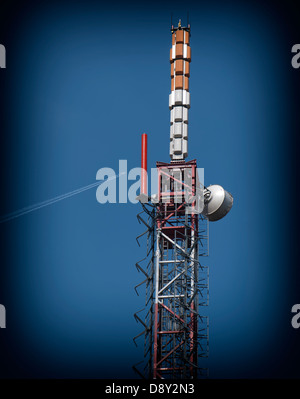 Antennen und Flugzeug in einen Sucher. Stockfoto