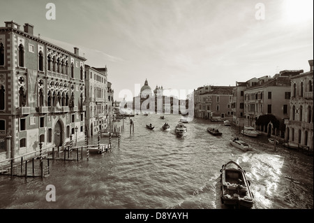 Blick auf den Canal Grande von der Accademia Brücke, Venedig genommen Stockfoto