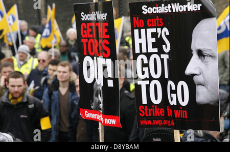 Demonstration vor dem Parlament am Budget Tag 2013 über Kürzungen der Regierung protestieren und Aufruf zum Generalstreik. Stockfoto