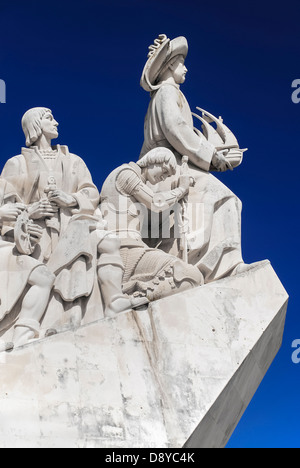 Portugal, Estremadura, Lissabon, Padrão Dos Descobrimentos Schnitzen von Prinz Heinrich der Seefahrer führt das Denkmal der Entdeckungen. Stockfoto