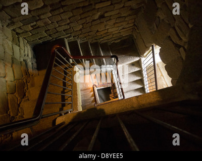 Treppe im Inneren der Herkulesturm (Torre de Hercules) antike römische Leuchtturm in La Coruna, Galicien, Spanien, Europa Stockfoto