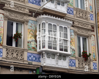 Verglaste Fenster Balkone, genannt Galerías in La Coruna, Galicien, Spanien, Europa Stockfoto