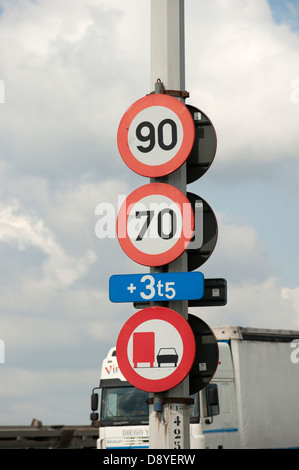 Europastraße Tempolimit Schild Machelen Brüssel Bruxelles Belgien Europa Stockfoto