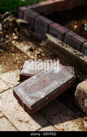 Zwei rote Backstein-förmigen Fertiger. Stockfoto