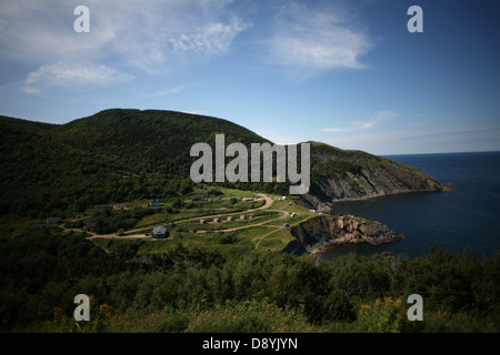 Eine malerische Aussicht auf die zerklüftete Küste in Cape Breton. Stockfoto