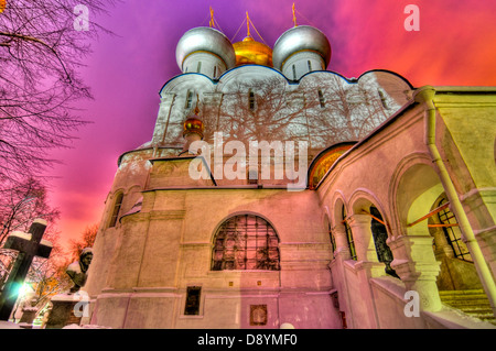 Nowodewitschi-Kloster. Ein Kreuzgang von Moskau, manchmal übersetzt als neue Jungfrauen-Kloster. Der UNESCO. Stockfoto