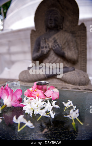 Seema Malaka Tempel in Colombo liegt an Beira Lake und ist Bestandteil der buddhistischen Tempelanlage Gangaramaya Stockfoto