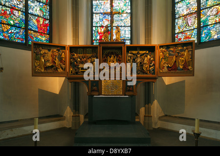 Innenaufnahme der Propsteikirche Sankt Peter Und Paul in Bochum, Ruhrgebiet, Nordrhein-Westfalen Stockfoto