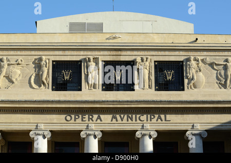 Art-Deco-Fassade (1924) mit Klassischen griechischen oder römischen Götter inkl Dionysos, Aphrodite und Apollo, Städtische Oper Marseille Provence Frankreich Stockfoto