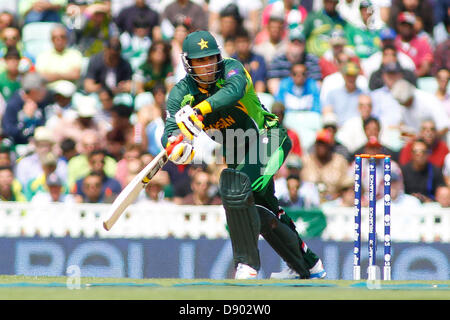 London, UK. 7. Juni 2013. Pakistans Nasir Jamshed während der ICC Champions Trophy internationalen Cricket match zwischen Pakistan und The West Indies in The Oval Cricket Ground am 7. Juni 2013 in London, England. (Foto von Mitchell Gunn/ESPA/Alamy Live-Nachrichten) Stockfoto