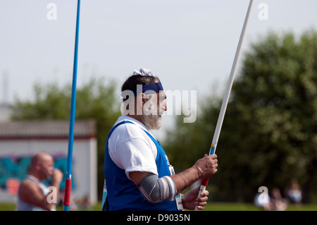 Leichtathletik, Speerwerfer, älterer Sikh Mann. Stockfoto