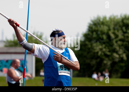 Leichtathletik, Speerwerfer, älterer Sikh Mann. Stockfoto