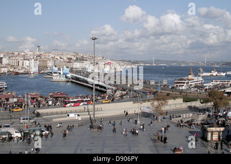 GALATA-Turm & GOLDEN HORN BEYOGLU ISTANBUL Türkei 11. November 2012 Stockfoto