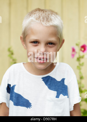 Porträt eines lächelnden jungen Stockfoto