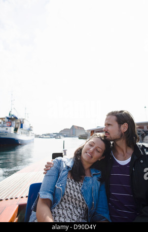 Paar im Boot Reisen Stockfoto