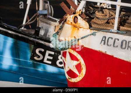 Angelboote/Fischerboote im Hafen von Ullapool an der Westküste von Schottland Stockfoto