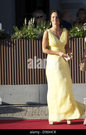 Stockholm, Spanien. 7. Juni 2013.  Sofia Hellqvist und Louise Gottlieb kommen bei einem privaten Abendessen am Vorabend der Hochzeit von Prinzessin Madeleine und Christopher O'Neill hosted by König Carl Gustaf und Königin Silvia im The Grand Hotel am 7. Juni 2013 in Stockholm, Schweden. (Bild Kredit: Kredit: Jack Abuin/ZUMAPRESS.com/Alamy Live-Nachrichten) Stockfoto