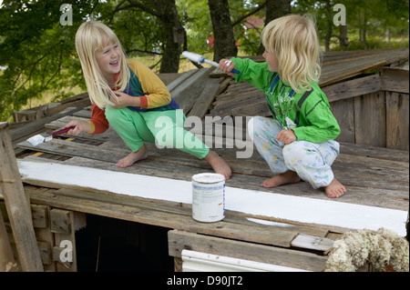 Mädchen malen Holzstruktur Stockfoto