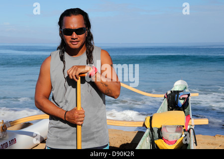 Outrigger Kanu Guide am Kaanapali Beach North in der Nähe von Westin Kaanapali Ocean Resort Villas Nord auf Maui Stockfoto