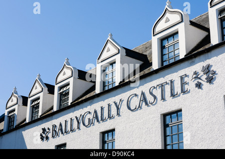 Ballygally Castle Hotel, Balleygally, Larne, County Antrim, Nordirland. Teil des Arbeitskreises "Hastings" des Hotels. Stockfoto