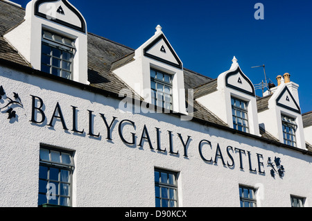 Ballygally Castle Hotel, Larne. Teil des Arbeitskreises Hastings Hotels in Nordirland, und angeblich spukt durch eine Vielzahl von Geistern. Stockfoto