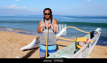Outrigger Kanu Guide am Kaanapali Beach North in der Nähe von Westin Kaanapali Ocean Resort Villas Nord auf Maui Stockfoto