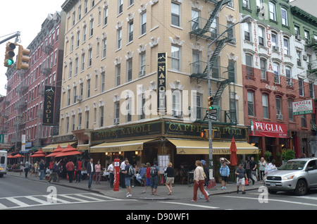 Eine Ecke Restaurant in Little Italy, New York City Stockfoto