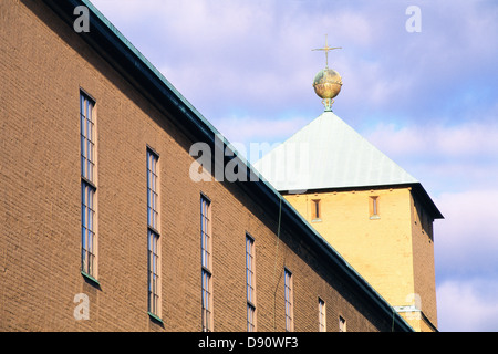 Kirche gegen Himmel, niedrigen Winkel Ansicht Stockfoto