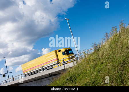 Verkehr auf Oresunds Brücke, Skane, Schweden. Stockfoto