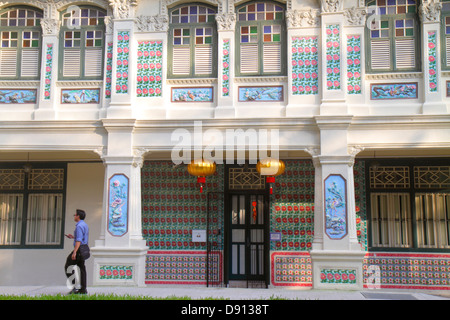 Singapore Petain Road, Petain Court, renoviert, Geschäftshäuser, Porzellanfliesen, Rosen, Residenz, asiatischer Mann, Männer, Sing130131023 Stockfoto