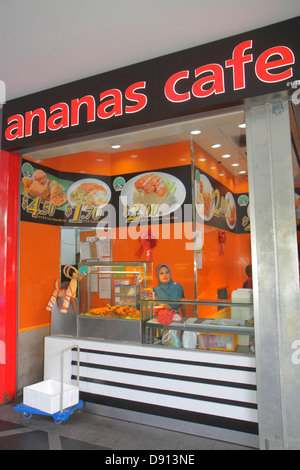 Singapur, Kallang Road, Lavendel Station, Ananas Cafe, Restaurant Restaurants Essen Essen Essen Café Cafés, muslimisch, asiatische Frau weibliche Frauen, Menü, Essen, Fast Food, Stockfoto